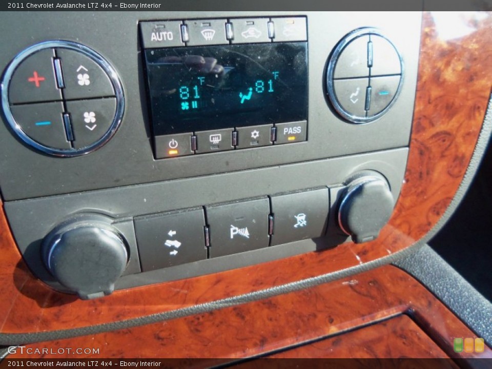 Ebony Interior Controls for the 2011 Chevrolet Avalanche LTZ 4x4 #77965286