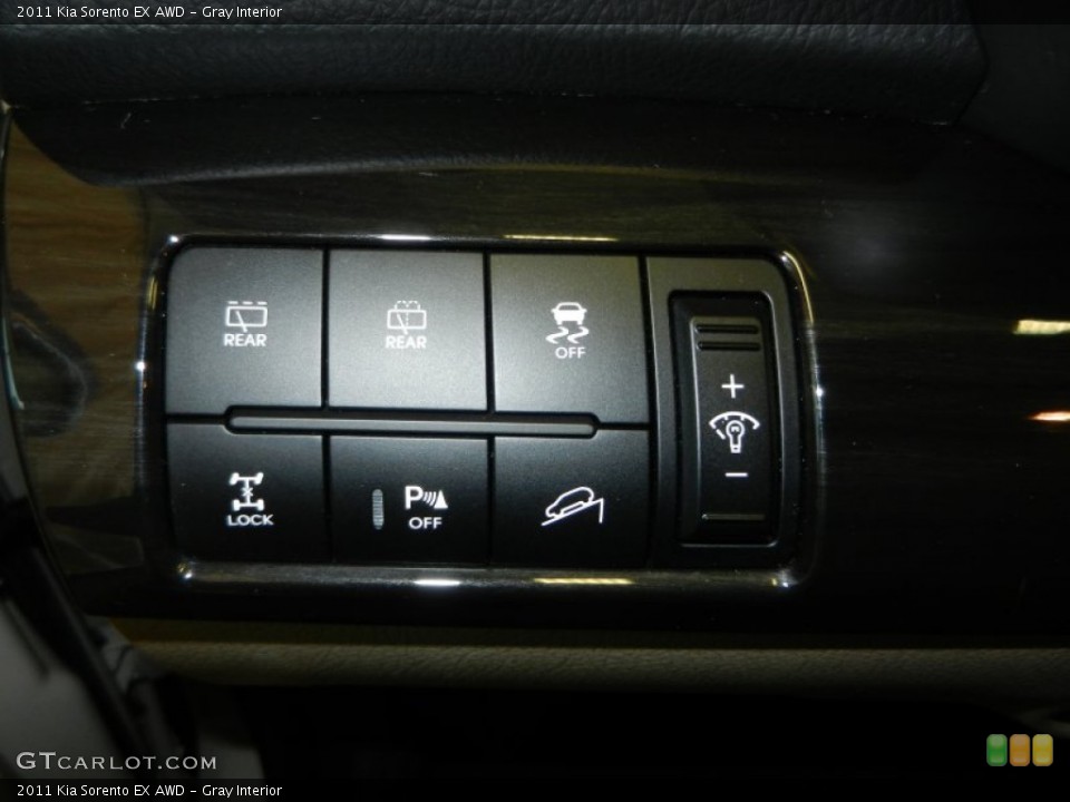 Gray Interior Controls for the 2011 Kia Sorento EX AWD #77965931