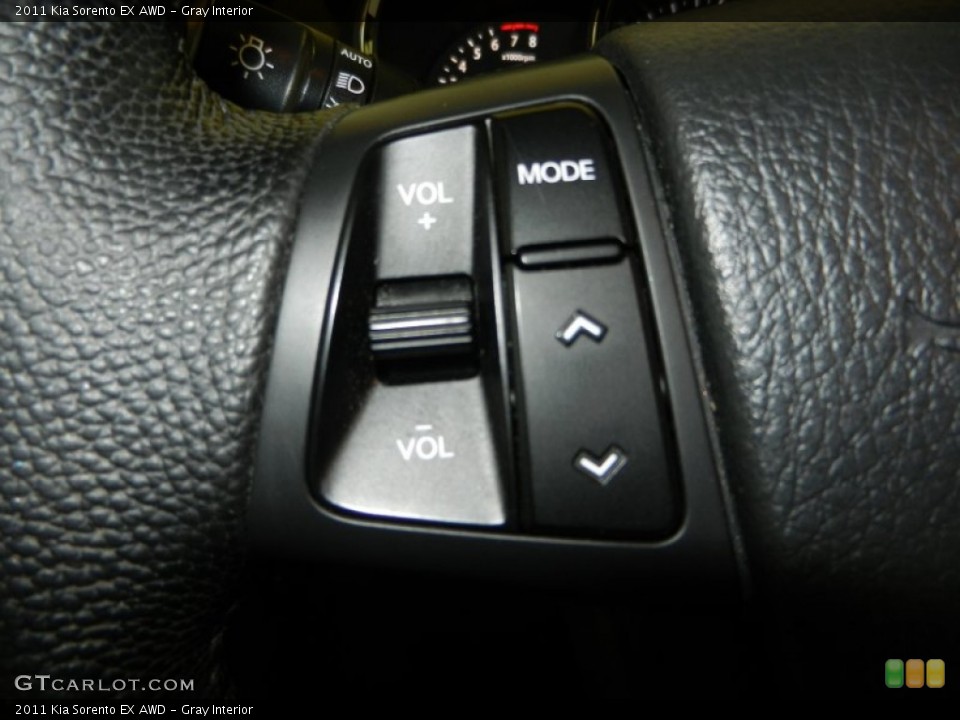 Gray Interior Controls for the 2011 Kia Sorento EX AWD #77965952