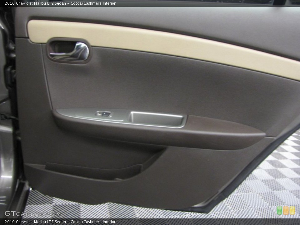 Cocoa/Cashmere Interior Door Panel for the 2010 Chevrolet Malibu LTZ Sedan #77981582