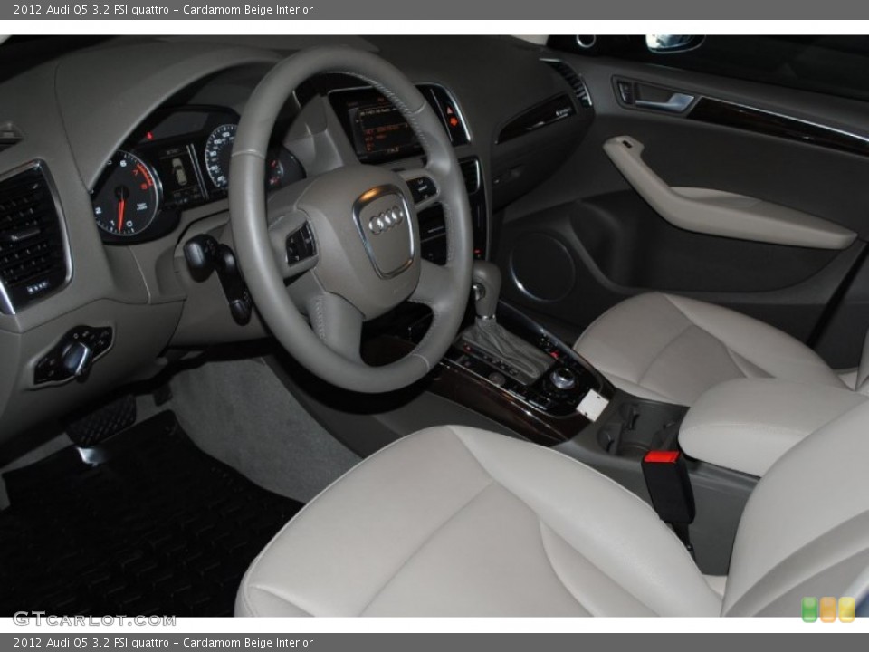 Cardamom Beige 2012 Audi Q5 Interiors