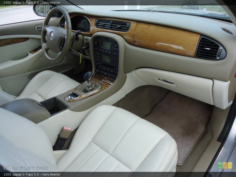 Ivory Interior Dashboard for the 2003 Jaguar S-Type 3.0 #78001324