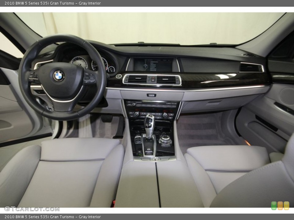 Gray Interior Dashboard for the 2010 BMW 5 Series 535i Gran Turismo #78001975