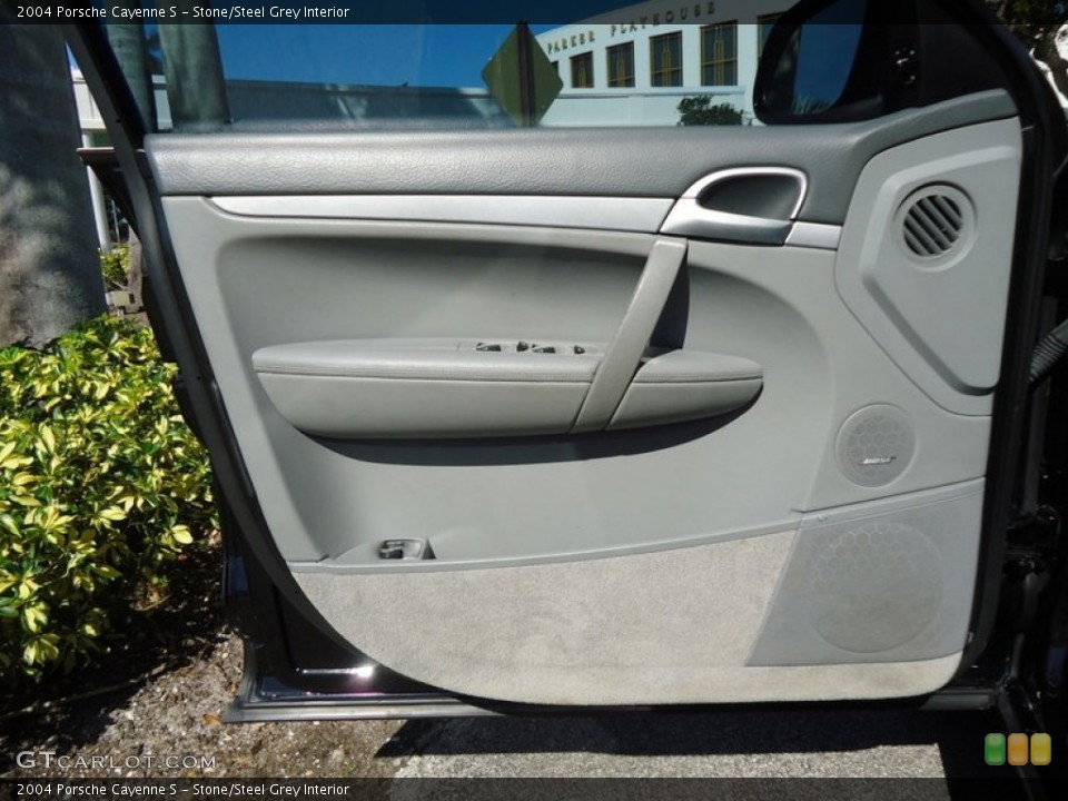 Stone/Steel Grey Interior Door Panel for the 2004 Porsche Cayenne S #78006218