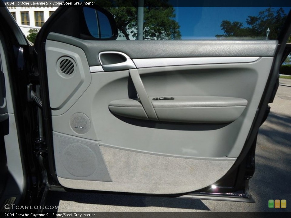 Stone/Steel Grey Interior Door Panel for the 2004 Porsche Cayenne S #78006308