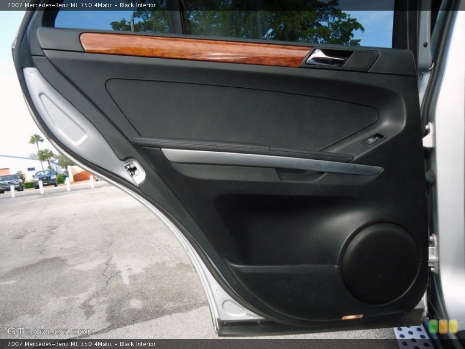 Black Interior Door Panel for the 2007 Mercedes-Benz ML 350 4Matic #78014582