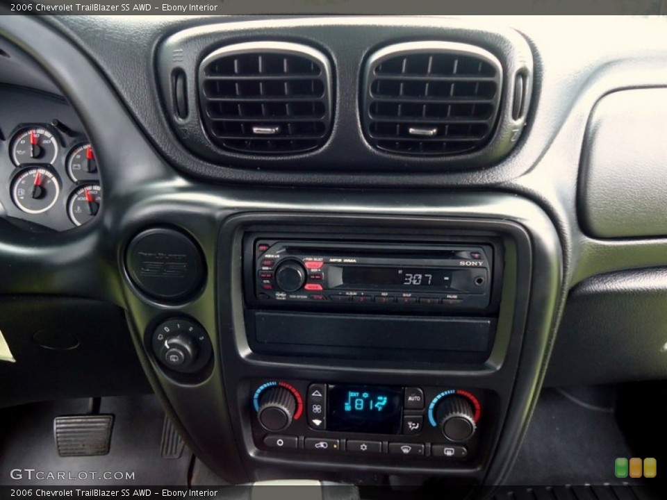 Ebony Interior Controls for the 2006 Chevrolet TrailBlazer SS AWD #78017129