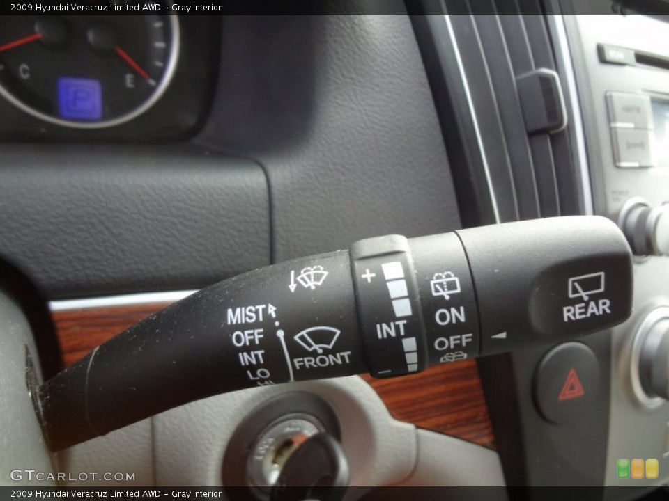 Gray Interior Controls for the 2009 Hyundai Veracruz Limited AWD #78021141