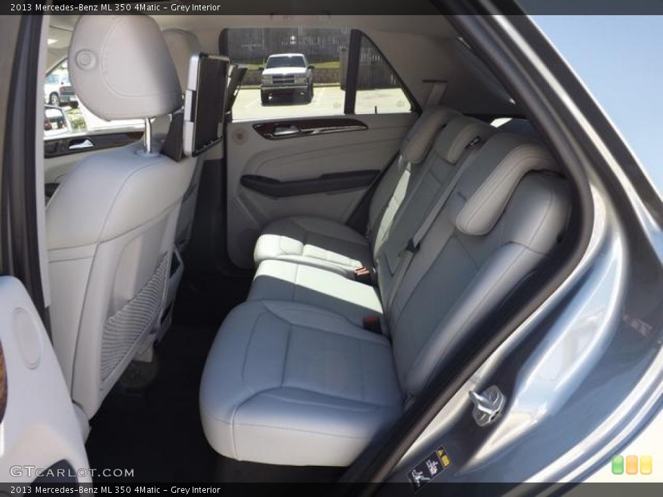 Grey Interior Rear Seat for the 2013 Mercedes-Benz ML 350 4Matic #78037653