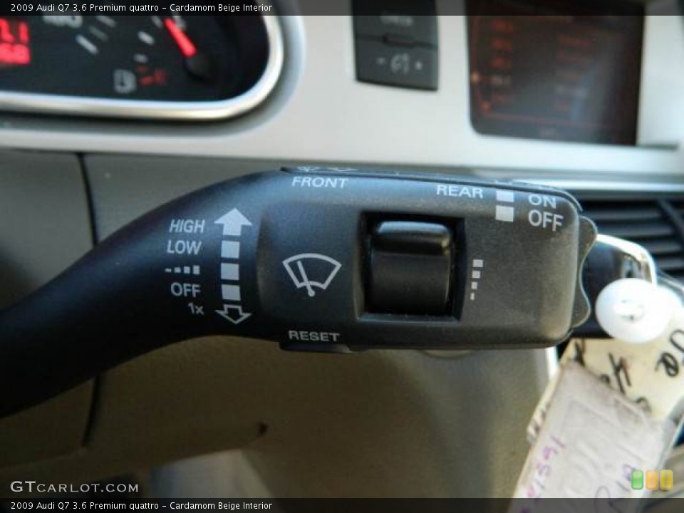 Cardamom Beige Interior Controls for the 2009 Audi Q7 3.6 Premium quattro #78052488
