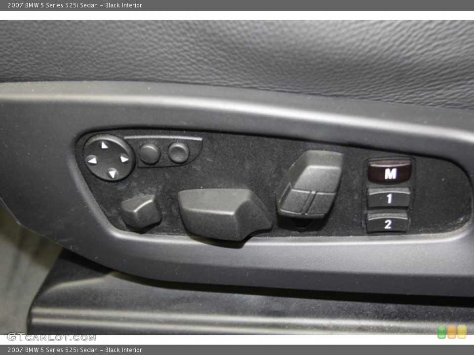 Black Interior Controls for the 2007 BMW 5 Series 525i Sedan #78065337