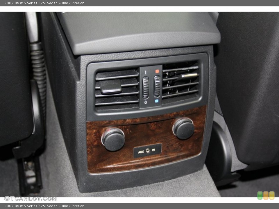 Black Interior Controls for the 2007 BMW 5 Series 525i Sedan #78065508