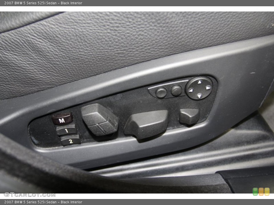 Black Interior Controls for the 2007 BMW 5 Series 525i Sedan #78065577