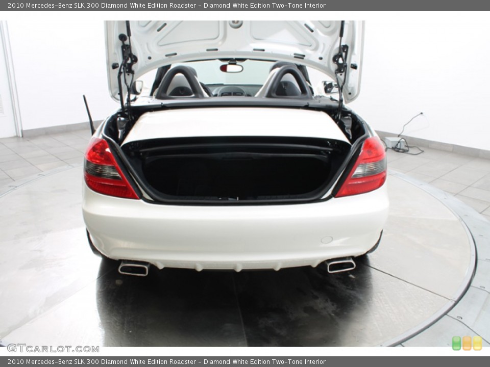 Diamond White Edition Two-Tone Interior Trunk for the 2010 Mercedes-Benz SLK 300 Diamond White Edition Roadster #78066504