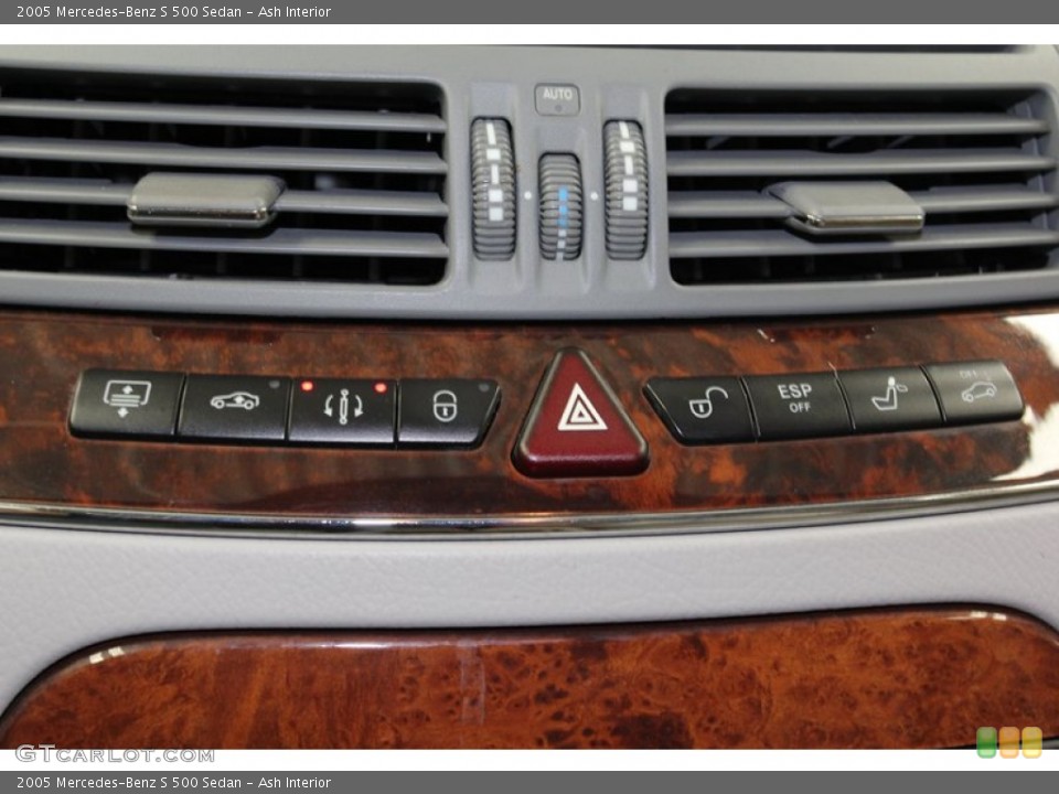 Ash Interior Controls for the 2005 Mercedes-Benz S 500 Sedan #78066972