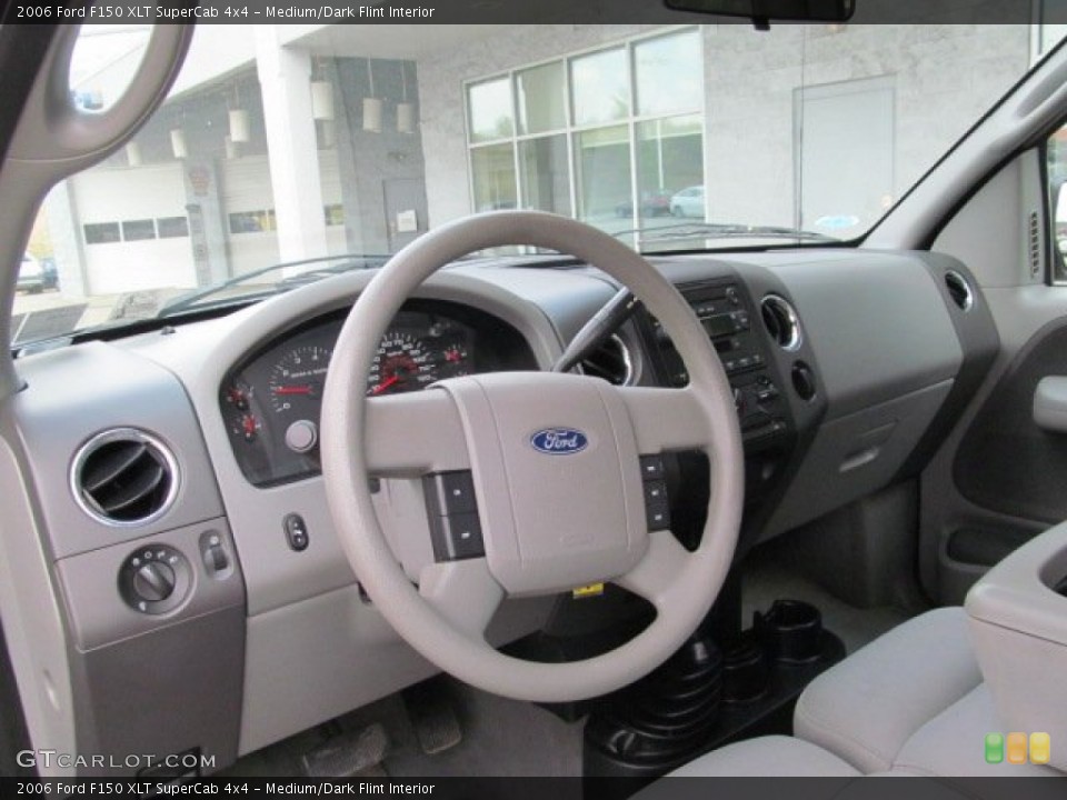 Medium/Dark Flint Interior Dashboard for the 2006 Ford F150 XLT SuperCab 4x4 #78069897