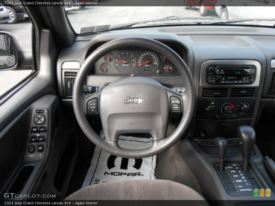 Agate Interior Dashboard for the 2001 Jeep Grand Cherokee Laredo 4x4 #78082722