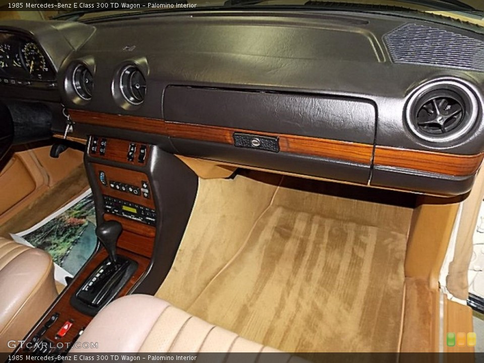 Palomino Interior Dashboard for the 1985 Mercedes-Benz E Class 300 TD Wagon #78094739