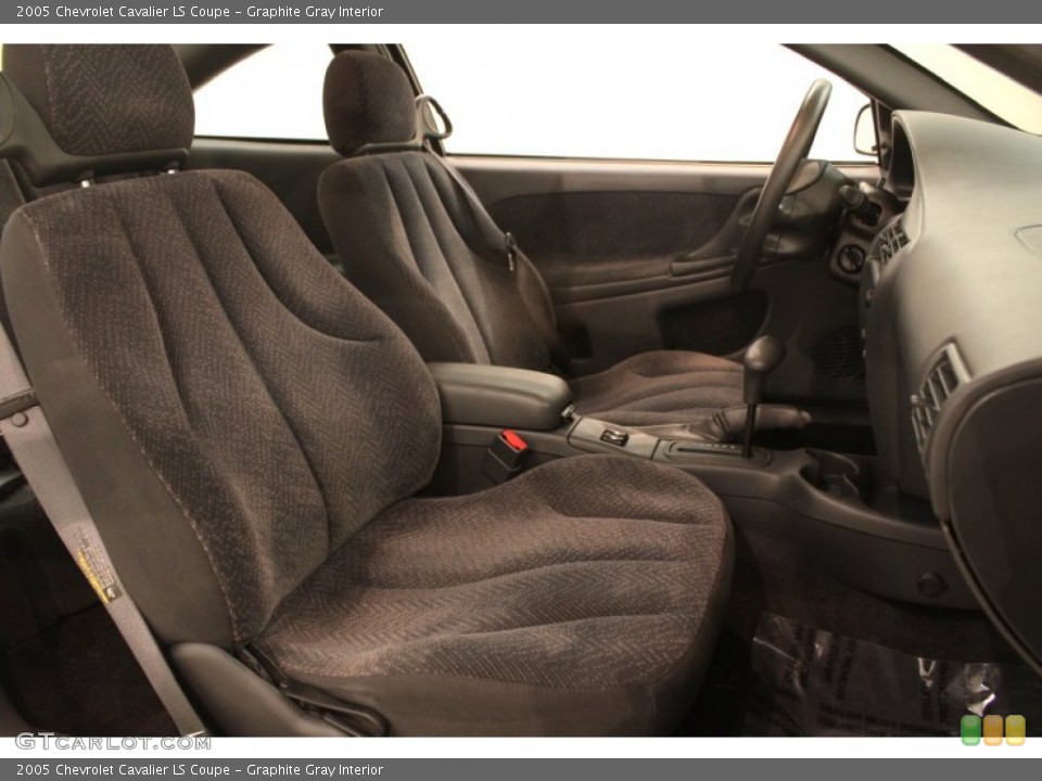 Graphite Gray Interior Photo for the 2005 Chevrolet Cavalier LS Coupe #78095192