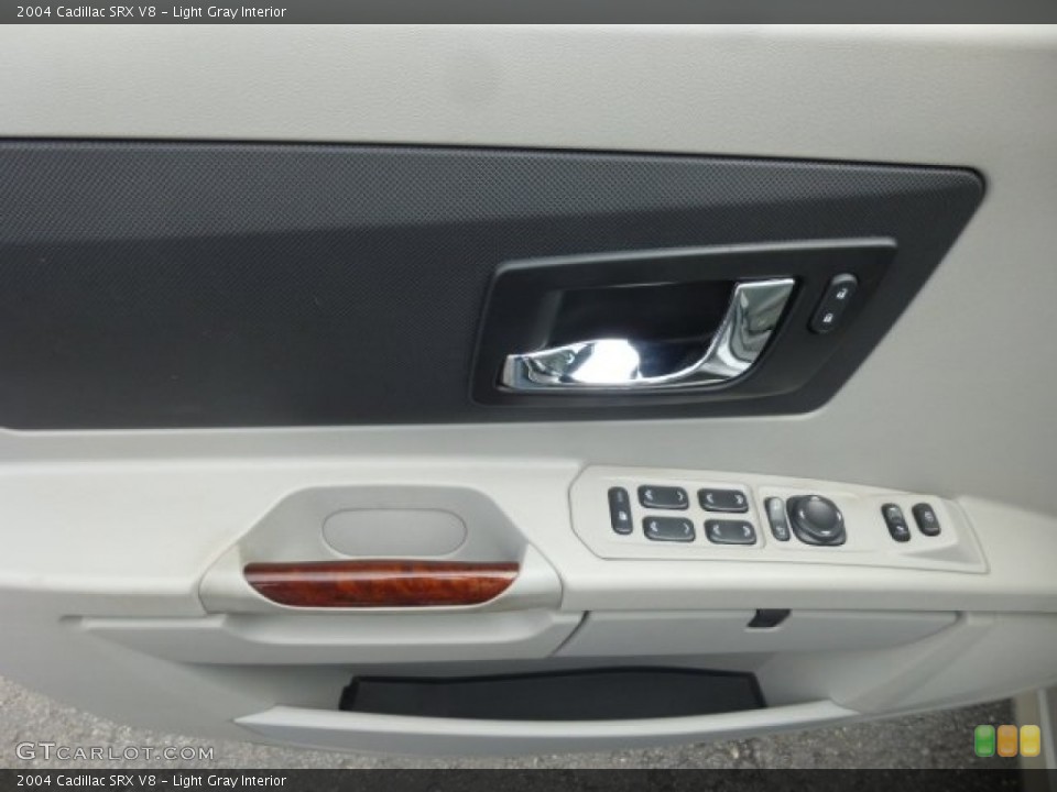 Light Gray Interior Controls for the 2004 Cadillac SRX V8 #78101294