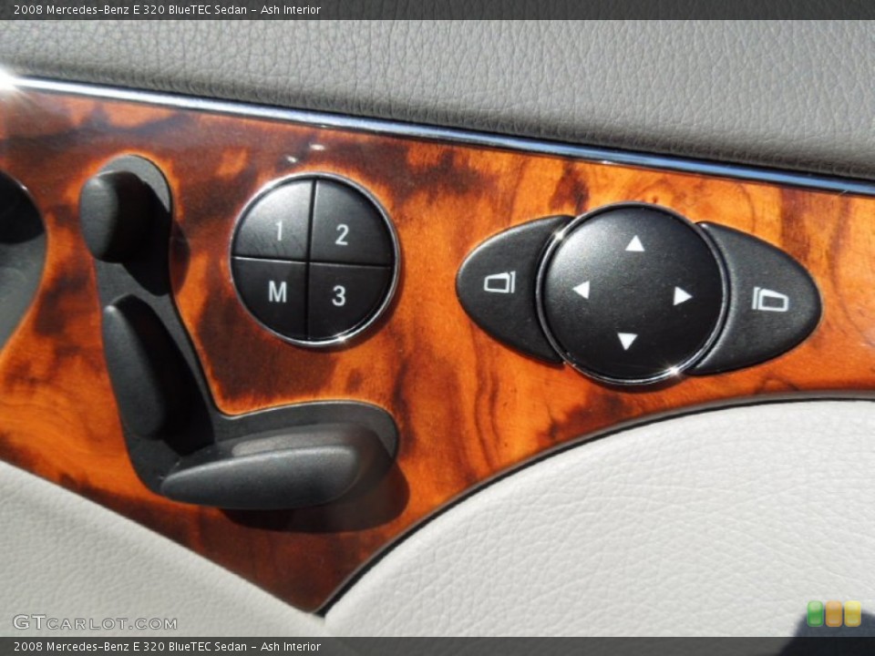 Ash Interior Controls for the 2008 Mercedes-Benz E 320 BlueTEC Sedan #78117911