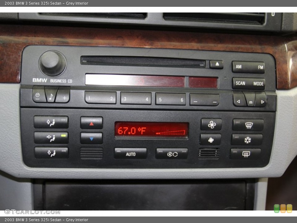 Grey Interior Controls for the 2003 BMW 3 Series 325i Sedan #78122763