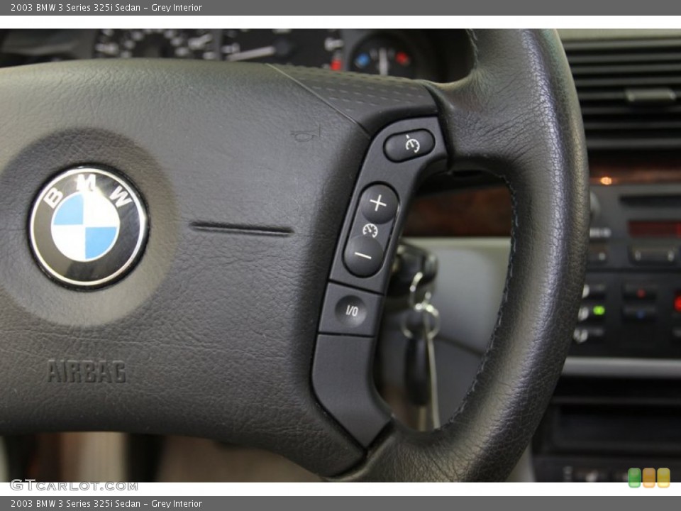 Grey Interior Controls for the 2003 BMW 3 Series 325i Sedan #78122862
