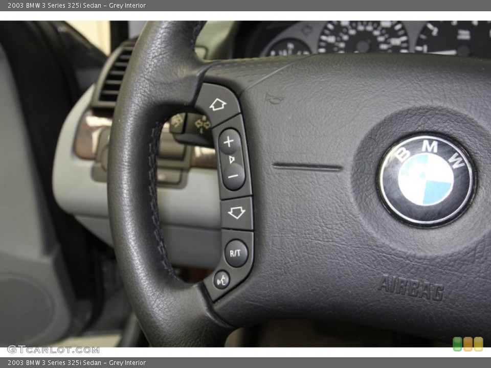 Grey Interior Controls for the 2003 BMW 3 Series 325i Sedan #78122886