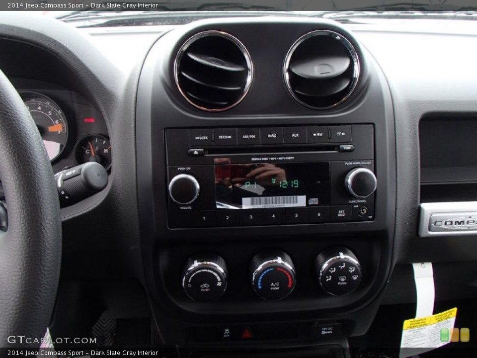 Dark Slate Gray Interior Controls for the 2014 Jeep Compass Sport #78126679