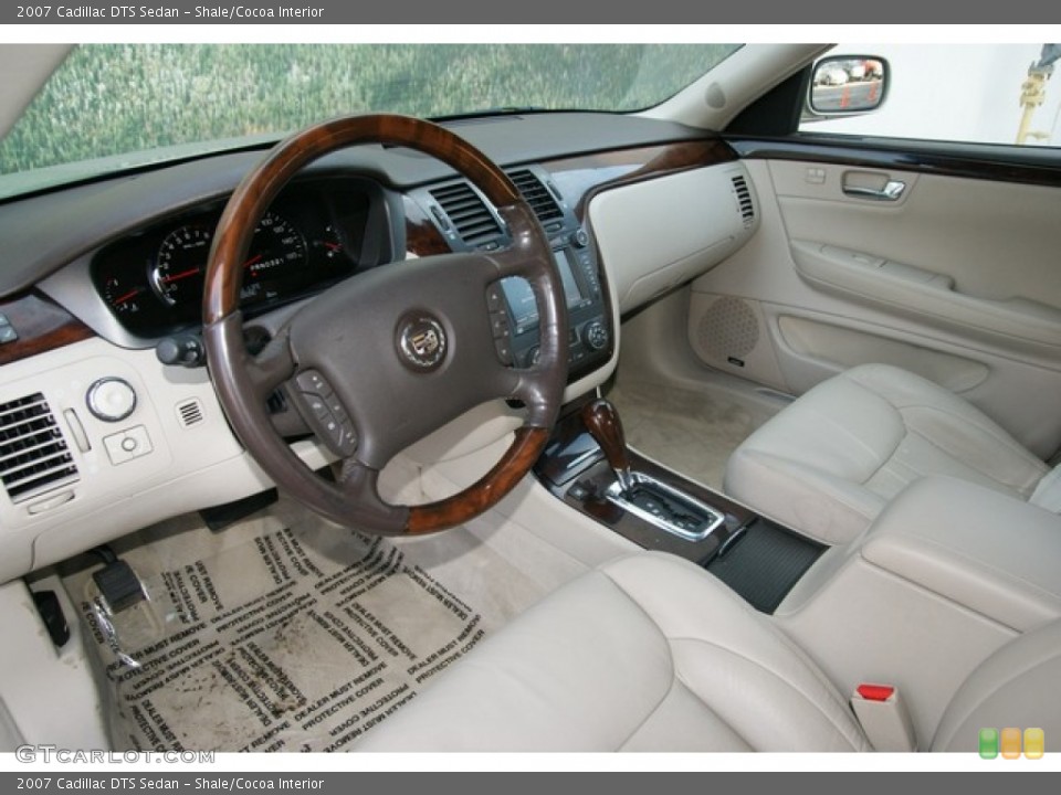 Shale/Cocoa 2007 Cadillac DTS Interiors