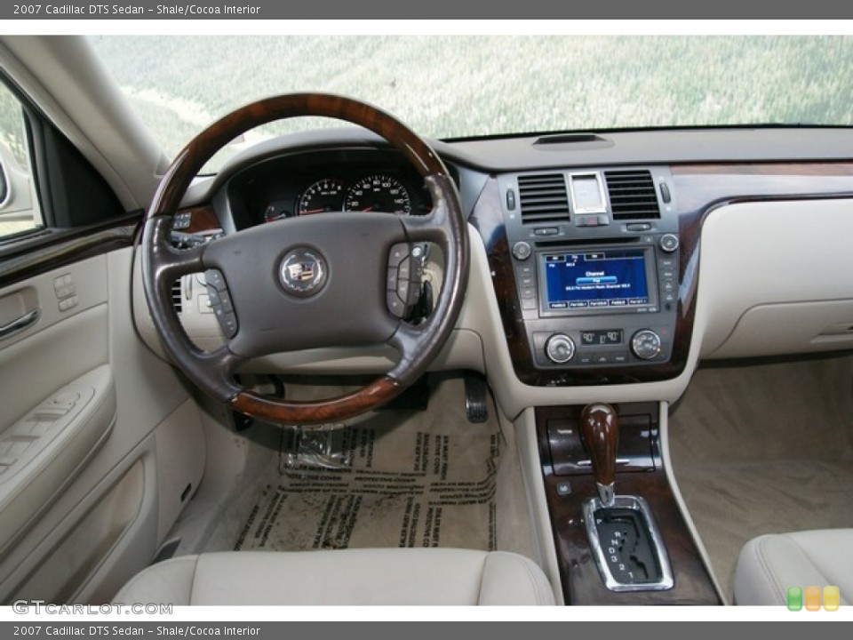 Shale/Cocoa Interior Dashboard for the 2007 Cadillac DTS Sedan #78131739