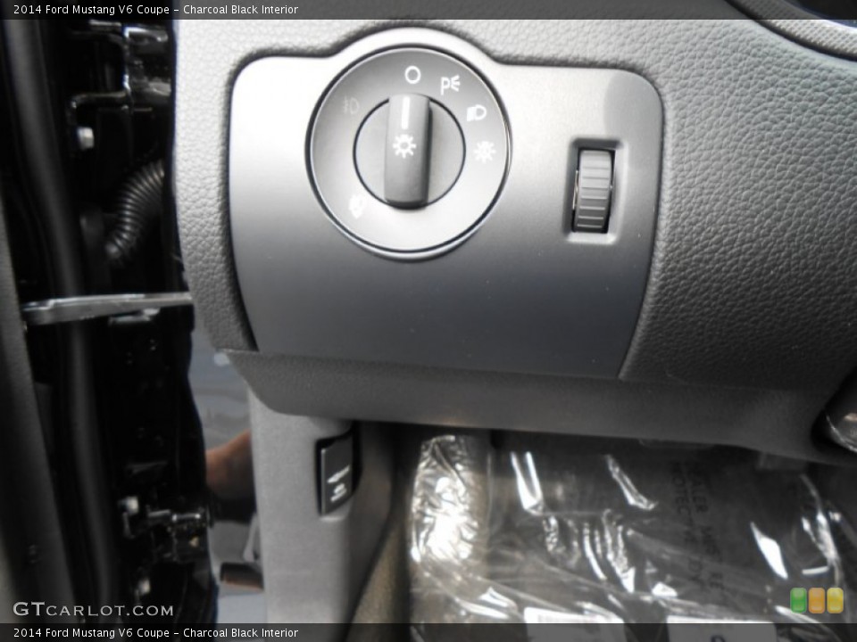 Charcoal Black Interior Controls for the 2014 Ford Mustang V6 Coupe #78146022