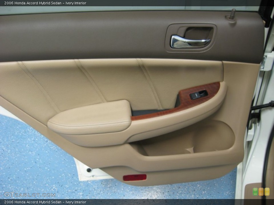 Ivory Interior Door Panel for the 2006 Honda Accord Hybrid Sedan #78164923