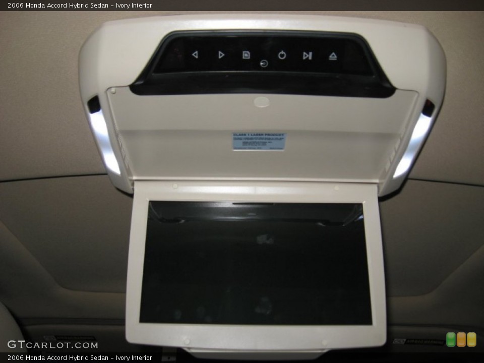 Ivory Interior Entertainment System for the 2006 Honda Accord Hybrid Sedan #78164996