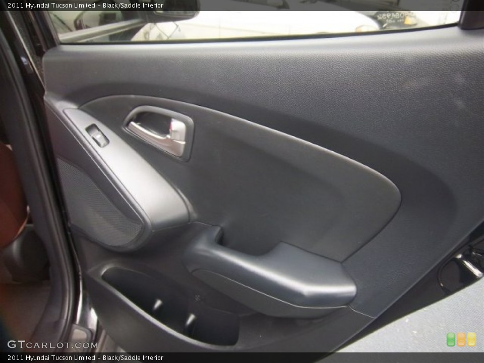 Black/Saddle Interior Door Panel for the 2011 Hyundai Tucson Limited #78166815
