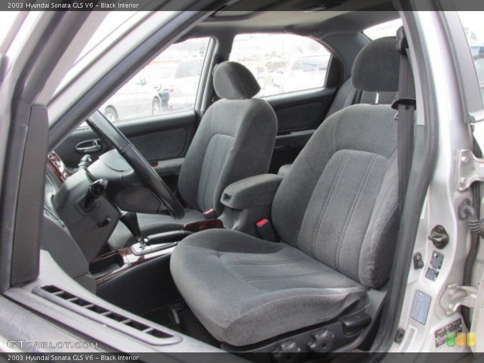 Black Interior Photo for the 2003 Hyundai Sonata GLS V6 #78178272