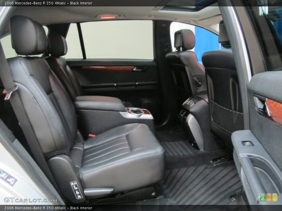 Black Interior Rear Seat for the 2006 Mercedes-Benz R 350 4Matic #78179166