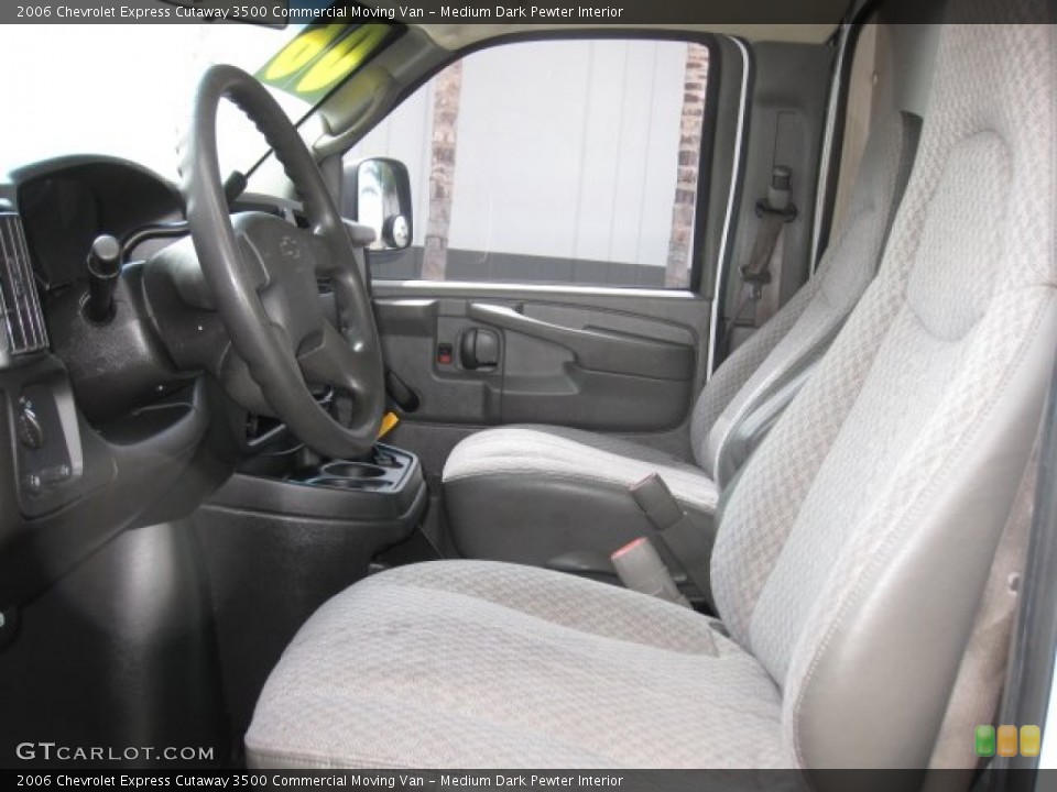 Medium Dark Pewter Interior Photo for the 2006 Chevrolet Express Cutaway 3500 Commercial Moving Van #78181686