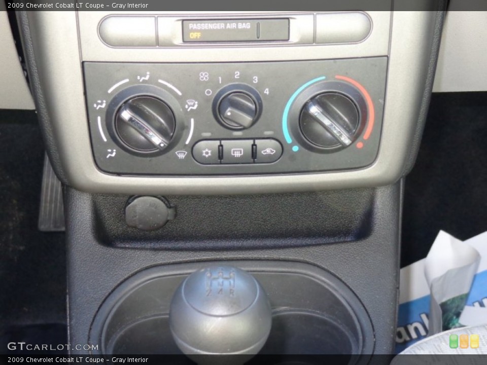 Gray Interior Controls for the 2009 Chevrolet Cobalt LT Coupe #78182715