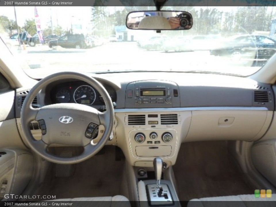 Gray Interior Dashboard for the 2007 Hyundai Sonata GLS #78206487