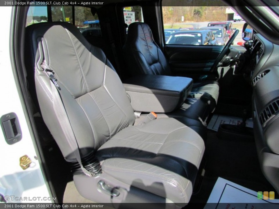 Agate Interior Photo for the 2001 Dodge Ram 1500 SLT Club Cab 4x4 #78216637