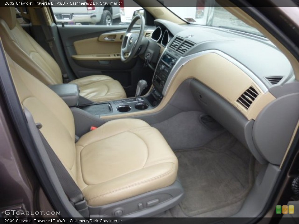 Cashmere/Dark Gray Interior Photo for the 2009 Chevrolet Traverse LT AWD #78219082