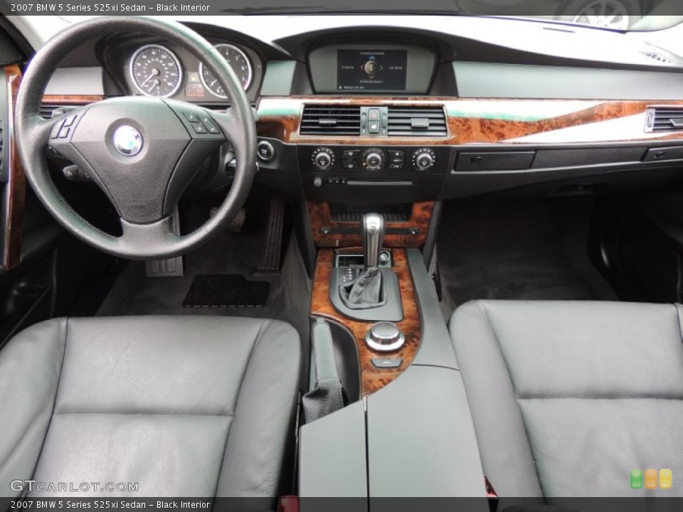 Black Interior Dashboard for the 2007 BMW 5 Series 525xi Sedan #78223666