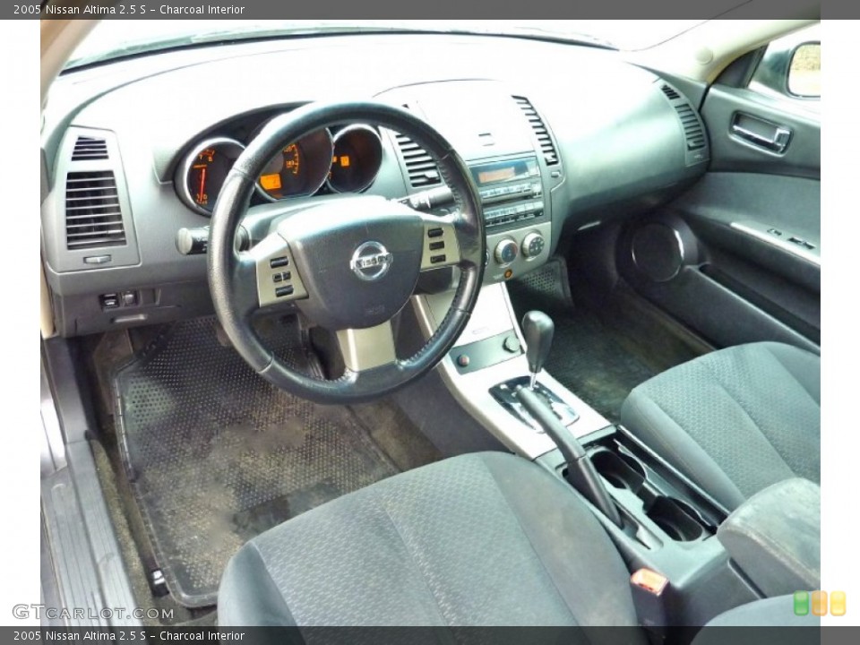 Charcoal 2005 Nissan Altima Interiors