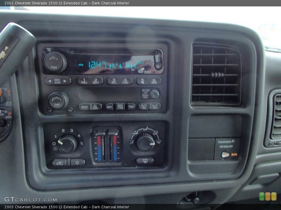 Dark Charcoal Interior Controls for the 2003 Chevrolet Silverado 1500 LS Extended Cab #78235348
