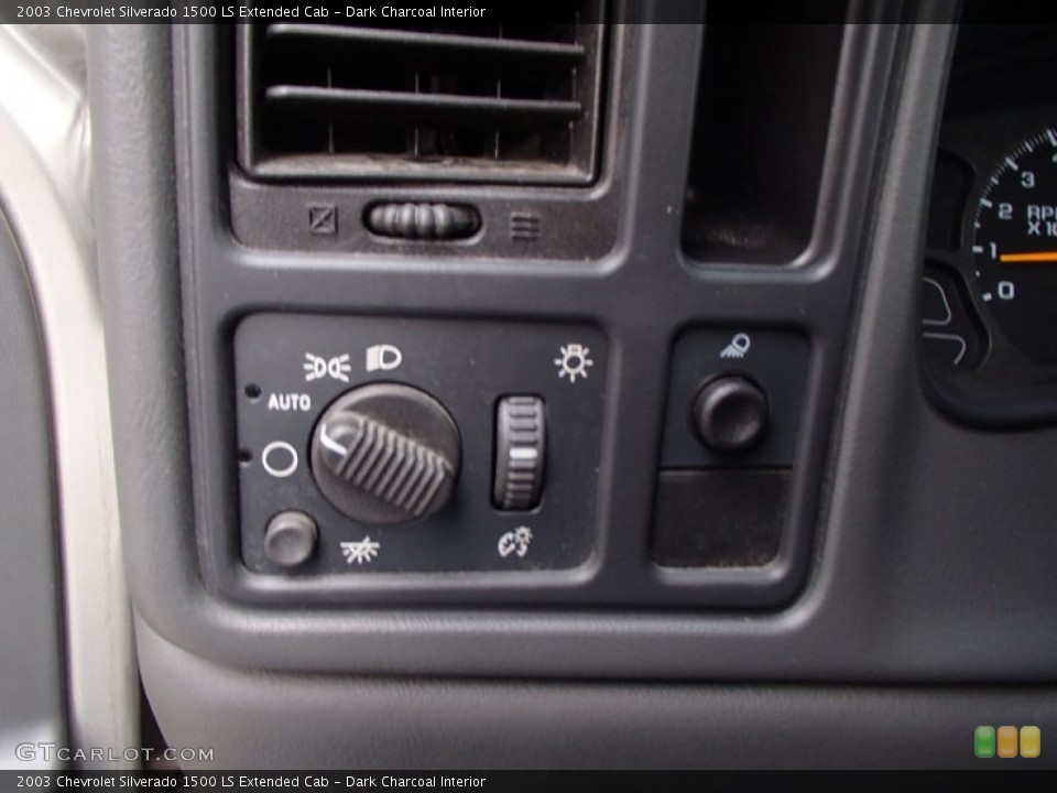 Dark Charcoal Interior Controls for the 2003 Chevrolet Silverado 1500 LS Extended Cab #78235393