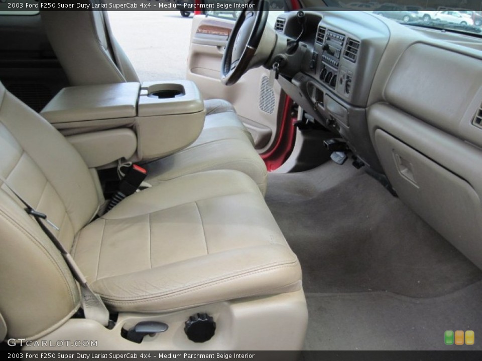 Medium Parchment Beige Interior Photo for the 2003 Ford F250 Super Duty Lariat SuperCab 4x4 #78253146