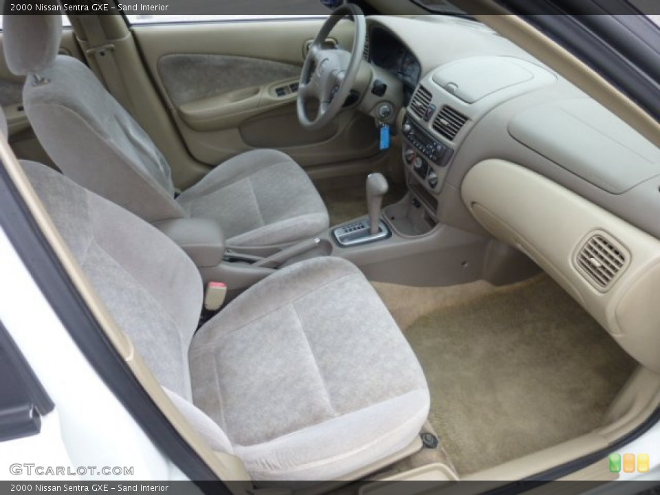 Sand Interior Photo for the 2000 Nissan Sentra GXE #78262369