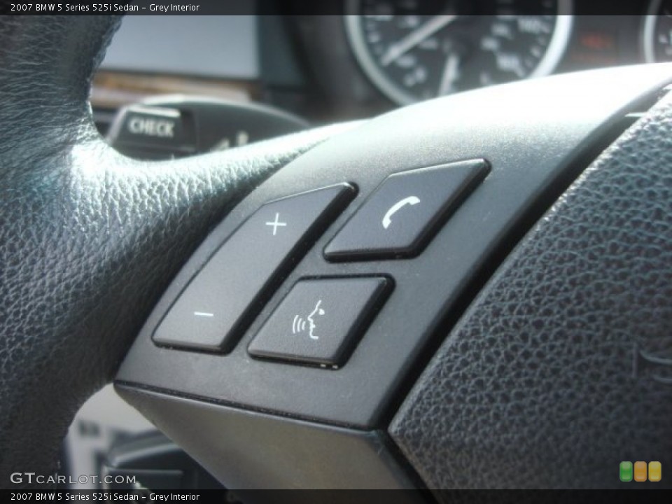 Grey Interior Controls for the 2007 BMW 5 Series 525i Sedan #78269212
