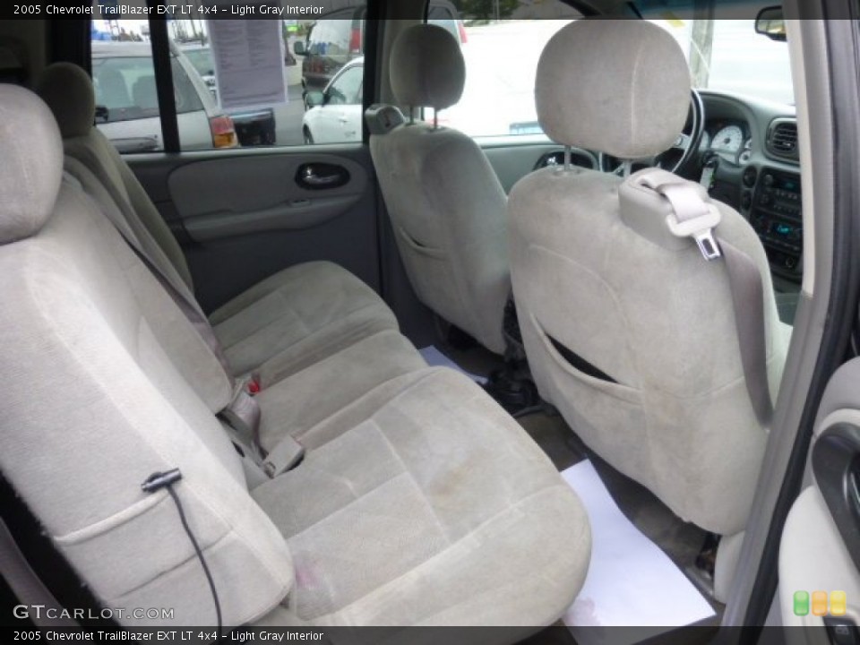 Light Gray Interior Rear Seat for the 2005 Chevrolet TrailBlazer EXT LT 4x4 #78277282